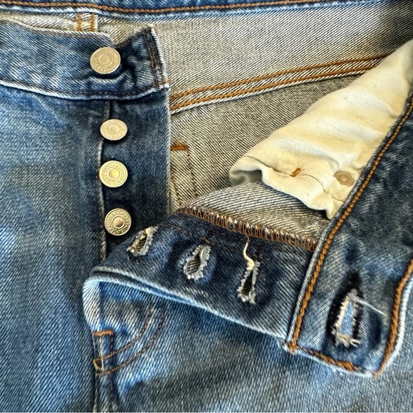 Levis 501T Distressed Jeans - Picture 5 of 12